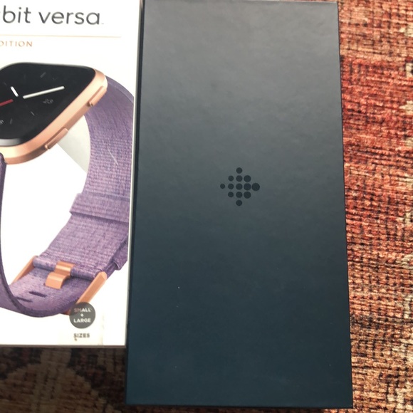 Fitbit versa special edition - Picture 3 of 11